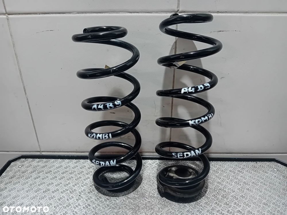 sprężyny tył komplet Audi A4 B9 sedan kombi 2017 8W0511115 - 1