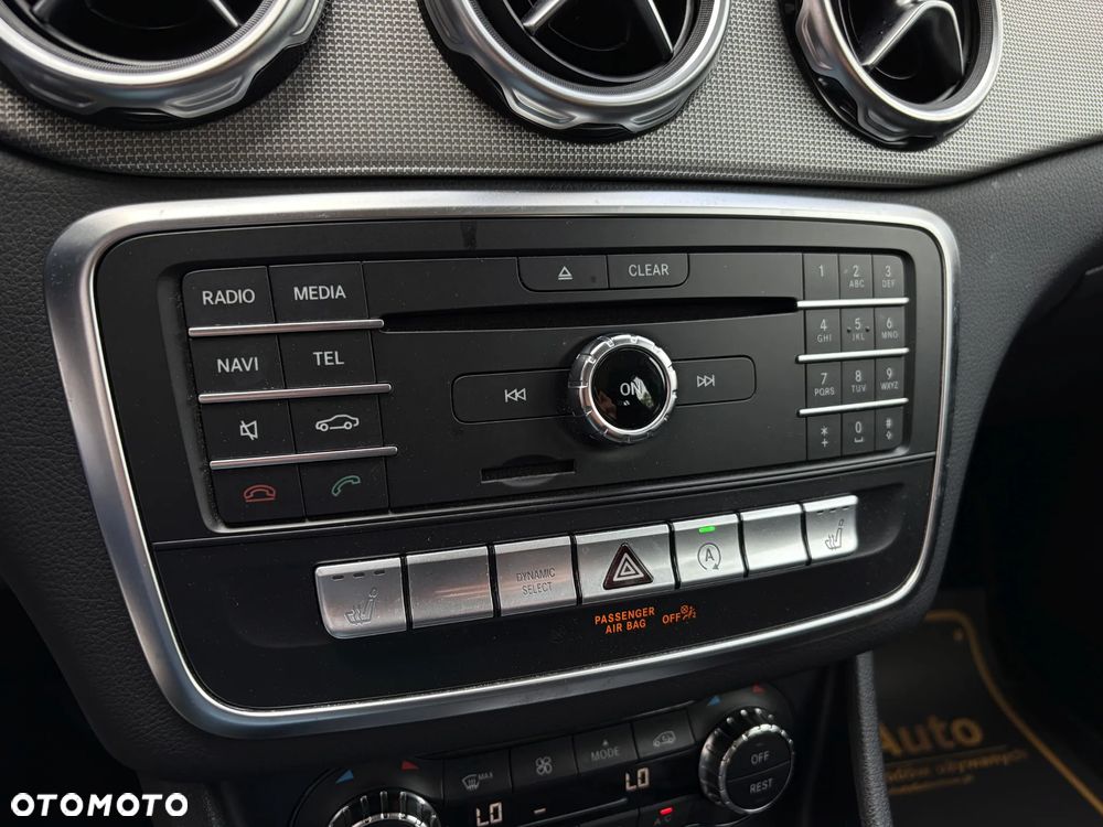 Mercedes-Benz GLA 200 7G-DCT Style - 32