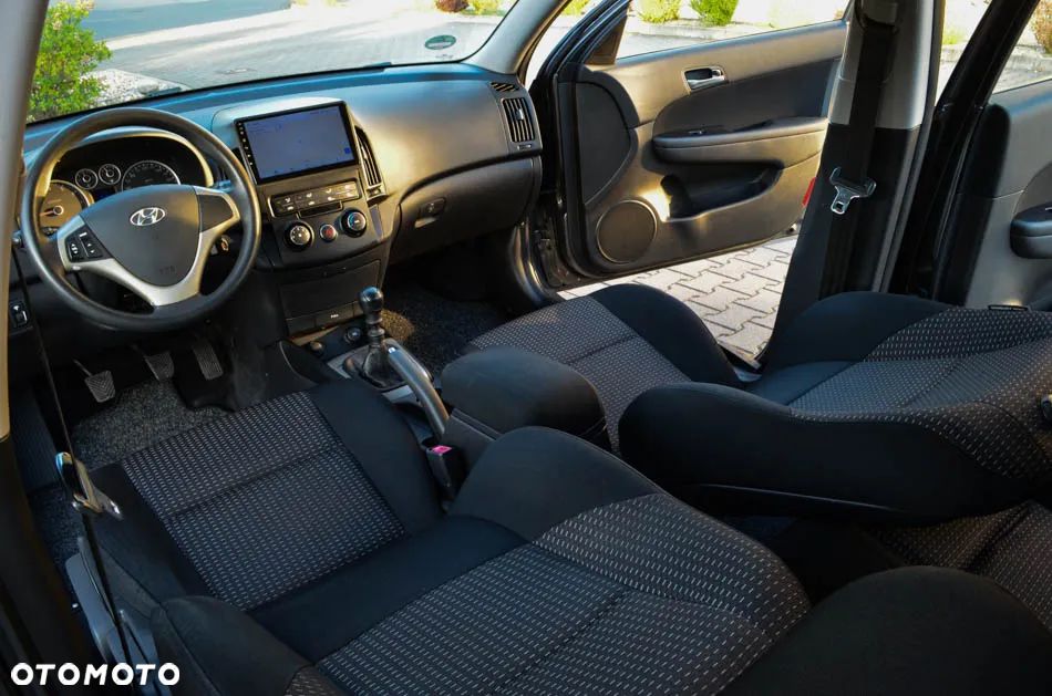 Hyundai i30 1.6 Comfort - 14