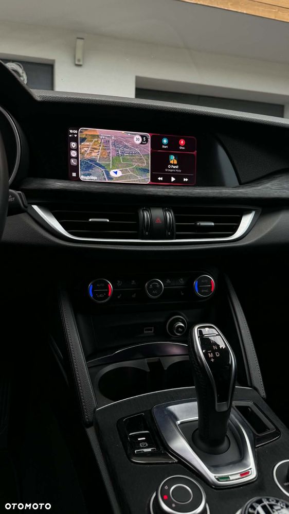 Alfa Romeo Stelvio - 12