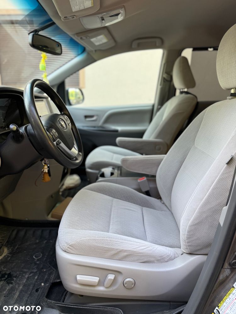 Toyota Sienna 3.5 V6 - 9