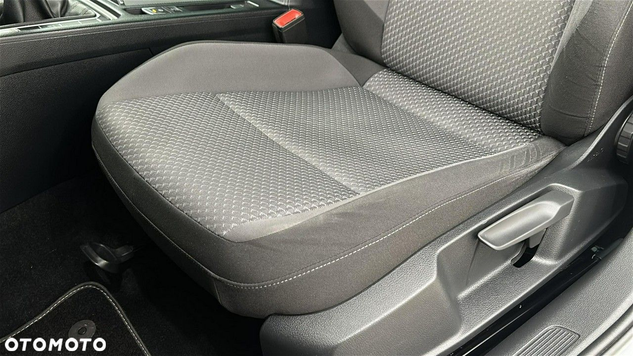 Volkswagen Passat - 18