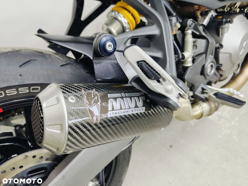 Ducati Monster - 11