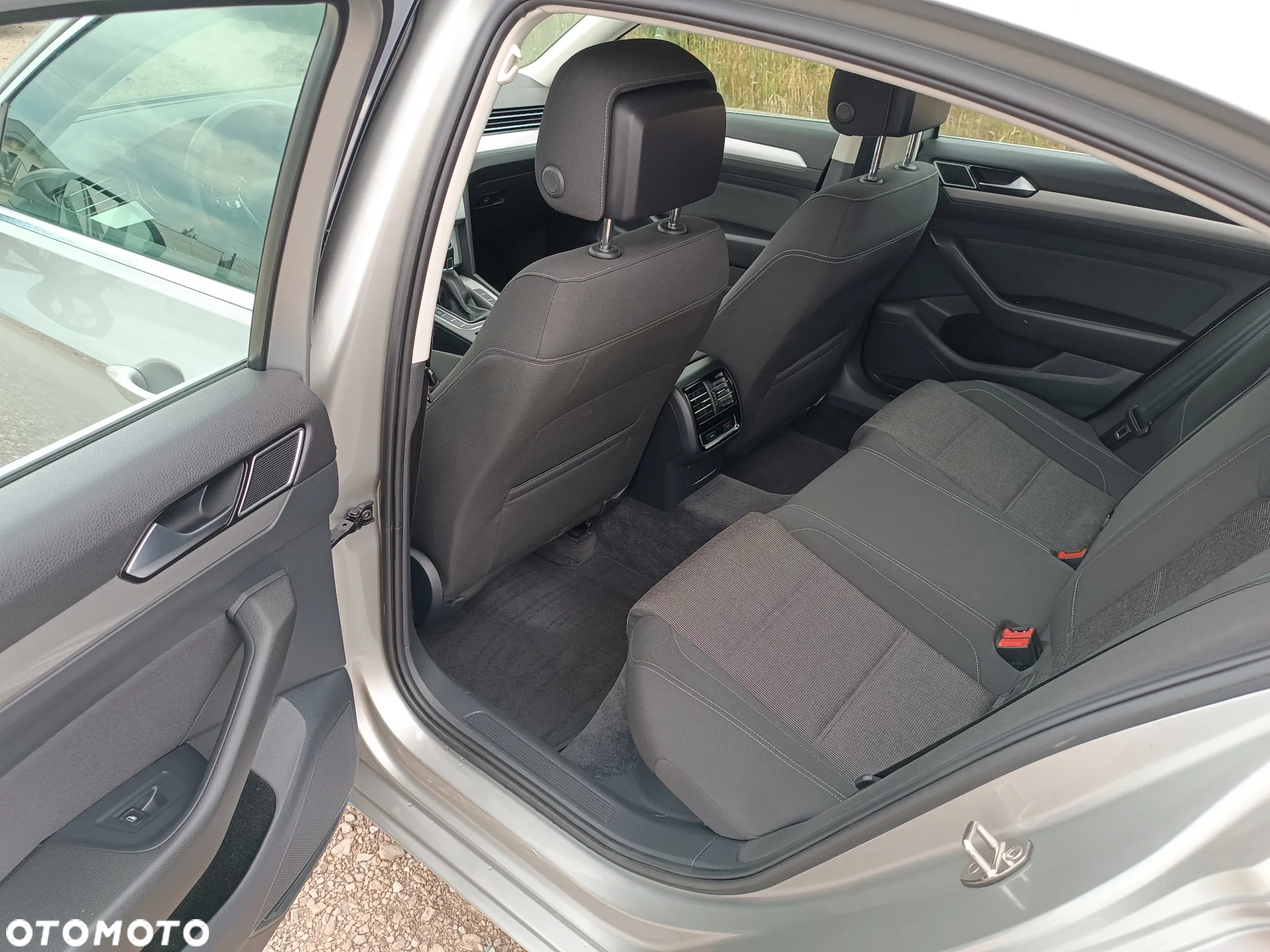 Volkswagen Passat 2.0 TDI EVO Elegance - 25