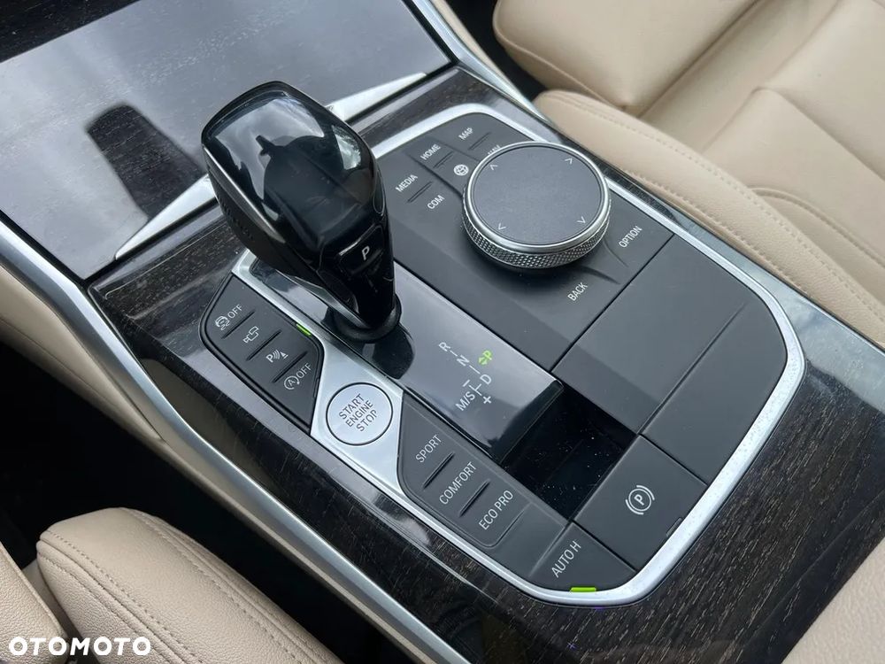 BMW Seria 3 330i Luxury Line - 19