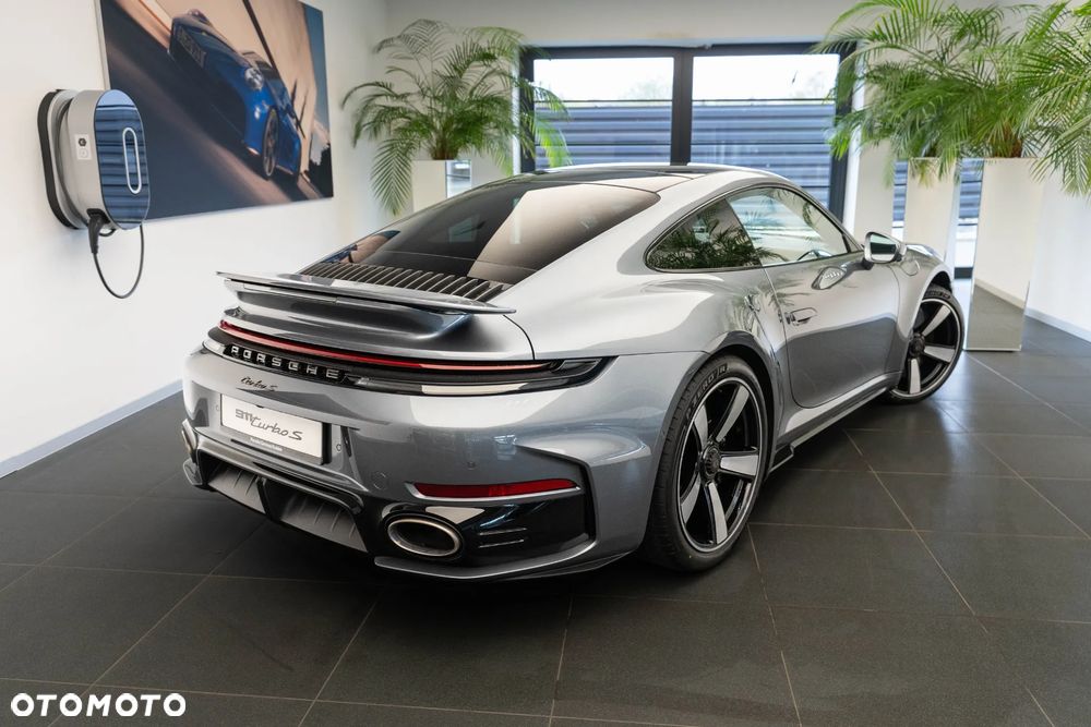 Porsche 911 Turbo S - 9