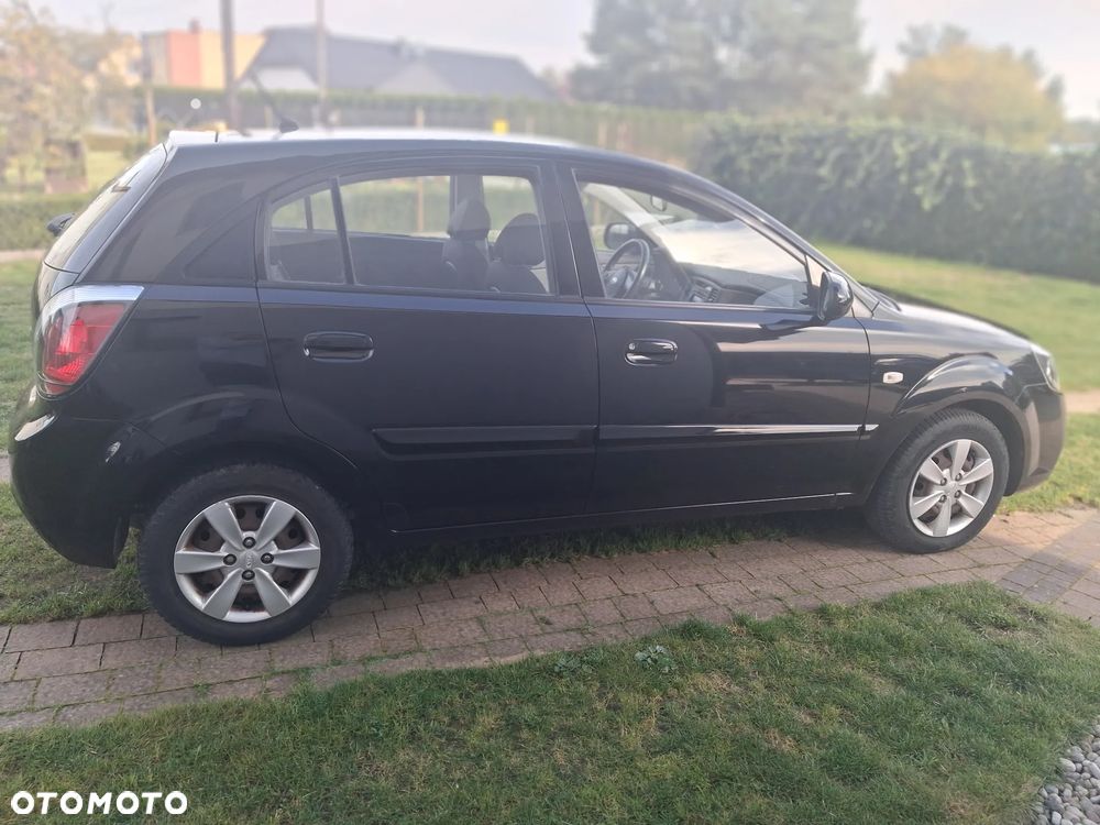Kia Rio - 2