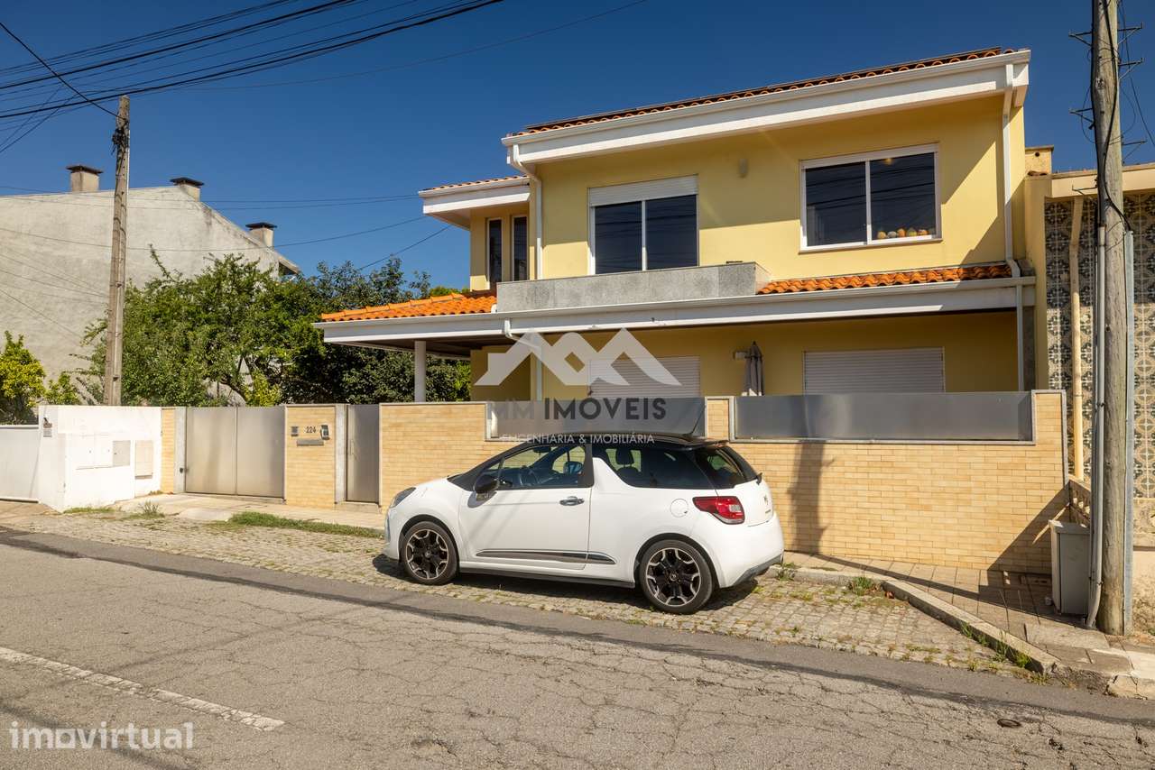 Andar-Moradia T3 | Cidade da Maia | Suíte | Garagem Box | Excelente lo - Grande imagem: 2/43