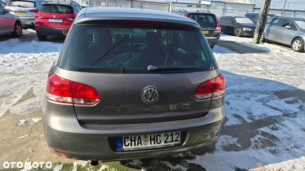 Volkswagen Golf - 6
