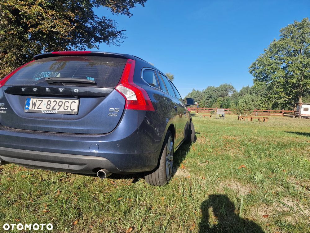Volvo V60 D5 AWD Momentum - 14