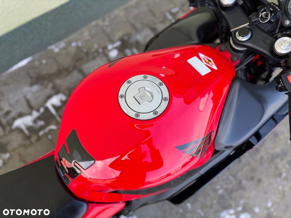 Honda CBR - 16