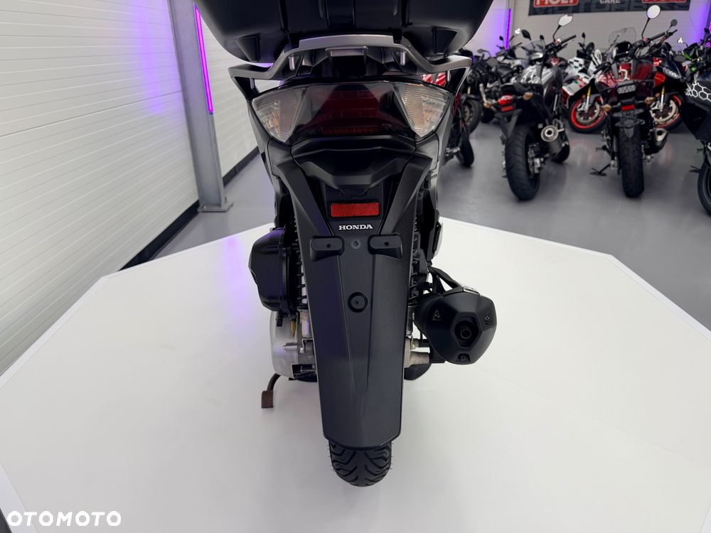 Honda SH - 17