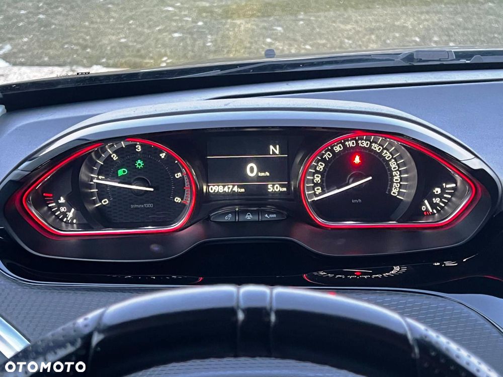 Peugeot 2008 BlueHDi 120 EAT6 Black Edition - 35