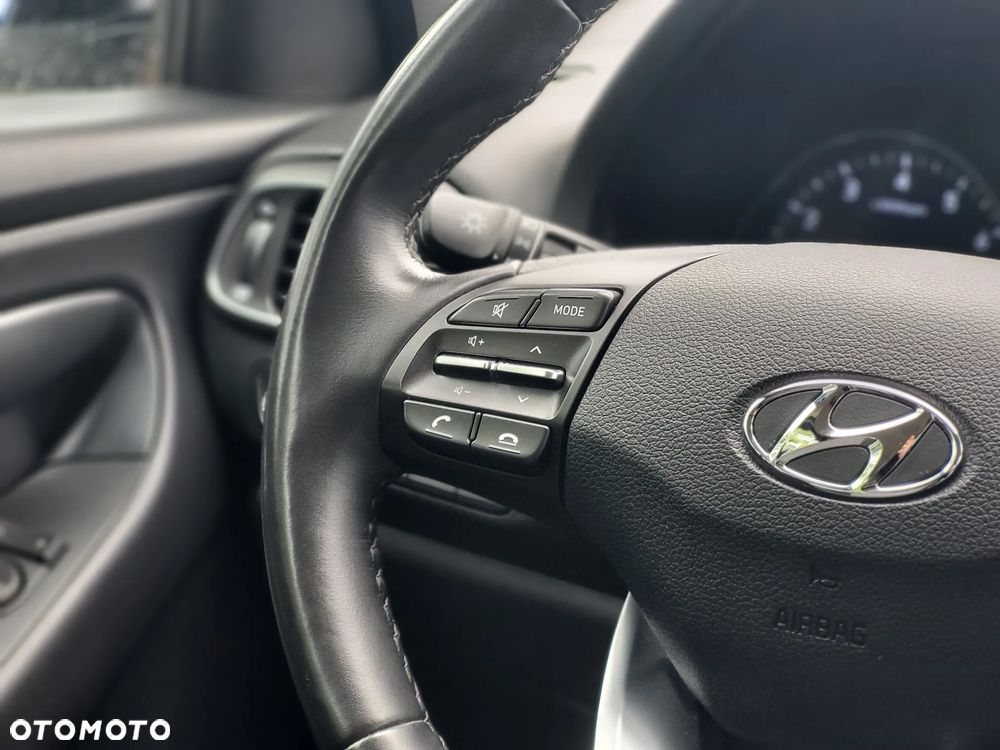 Hyundai i30 1.5 DPI Classic + - 13