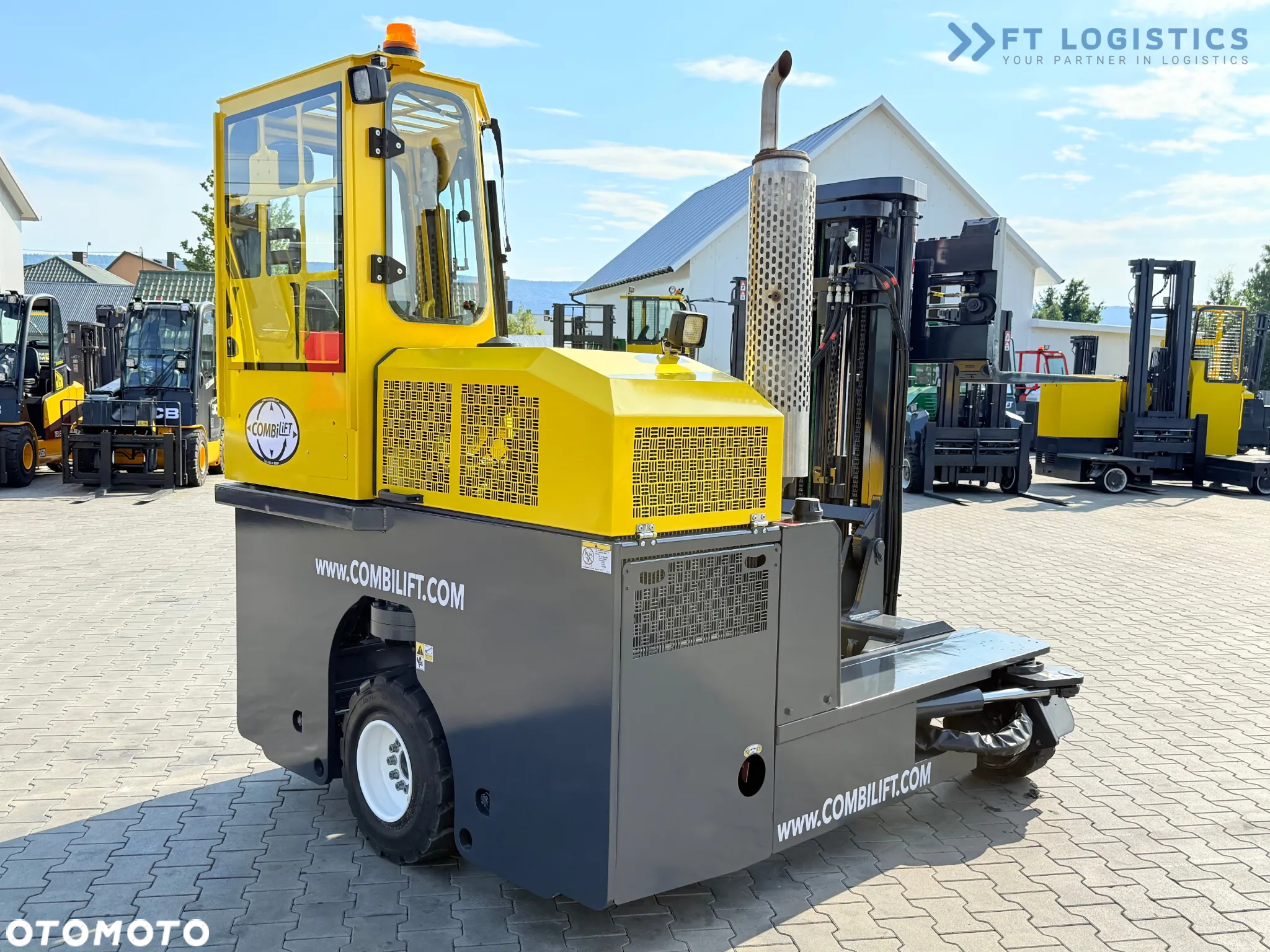 Combilift C3000 / GAS / TRIPLEX - 4900MM / JEDYNE 1537 MTH / POZYCJONER WIDEŁ / KABINA / JAK NOWY - 32