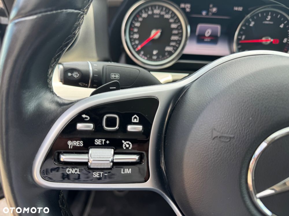 Mercedes-Benz Klasa E 220 d 4-Matic 9G-TRONIC - 24