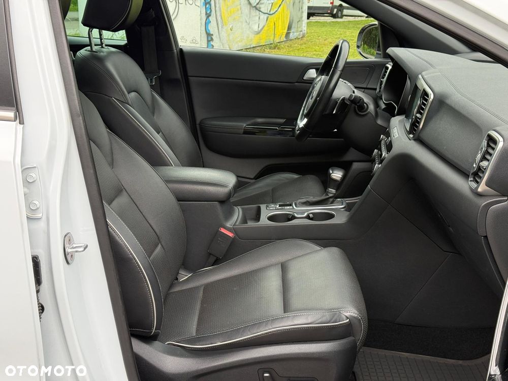 Kia Sportage 2,0 CRDI AWD GT Line - 24