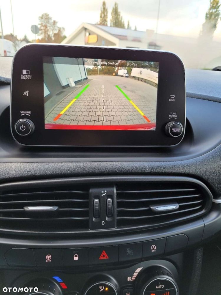 Fiat Tipo 1.4 T-Jet 16v Pop - 23