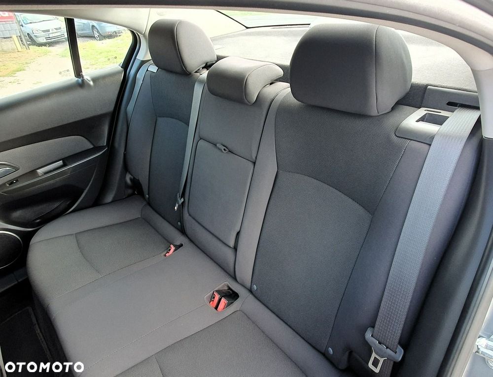 Chevrolet Cruze - 15