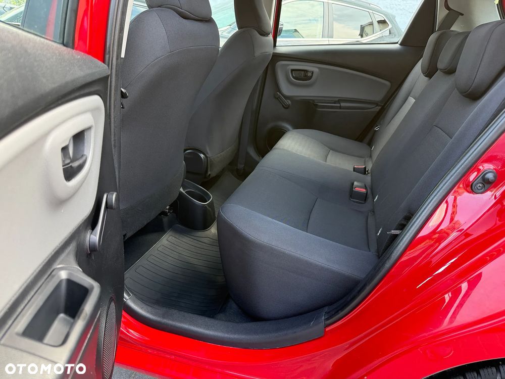 Toyota Yaris 1.0 Active EU6 - 13