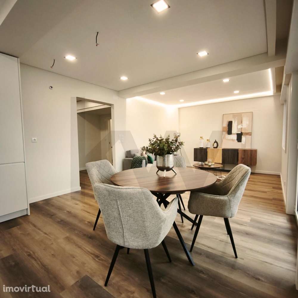 T3 no Bairro de Santa Cruz de Benfica completamente remodelado - Grande imagem: 4/28