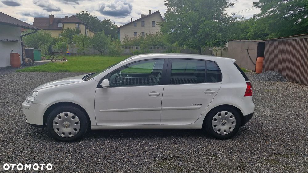 Volkswagen Golf - 2