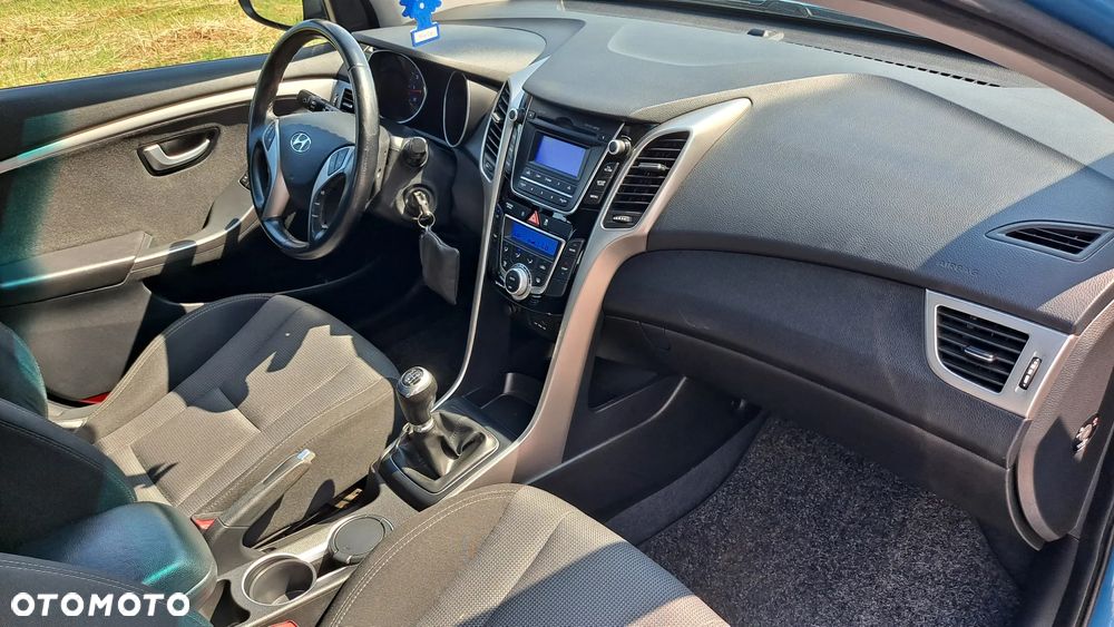 Hyundai i30 1.4 Intro Edition - 8