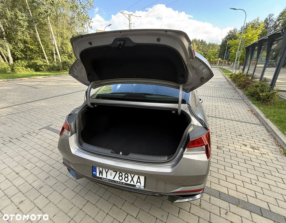 Hyundai Elantra 1.6 Smart CVT - 21