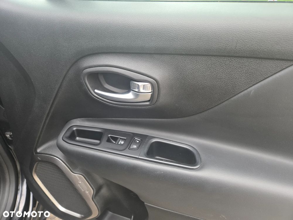 Jeep Renegade - 30
