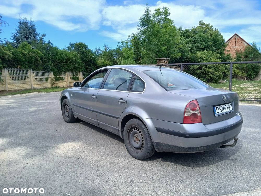 Volkswagen Passat 1.9 TDI Trendline - 6