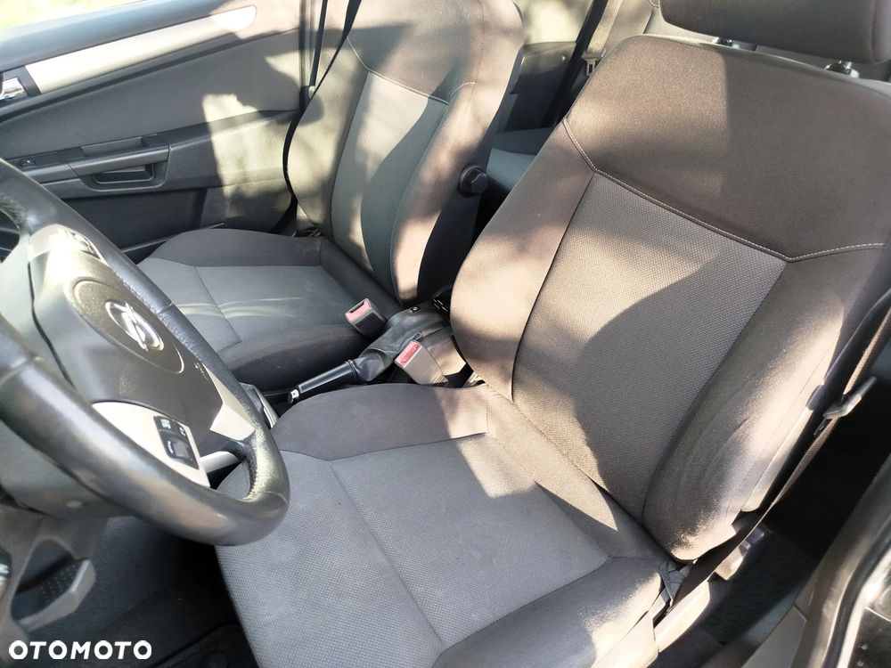Opel Astra 1.9 CDTI DPF Edition - 14
