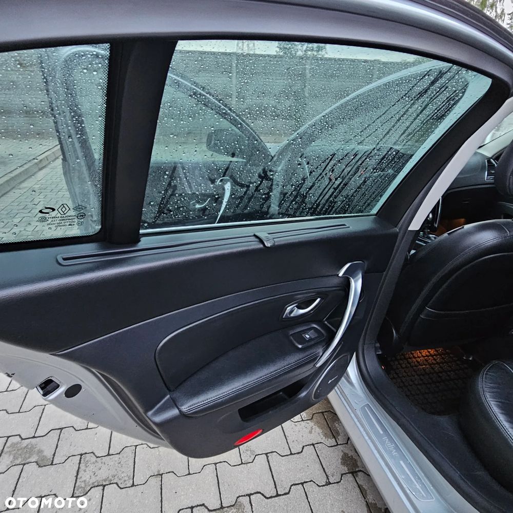 Renault Latitude - 30