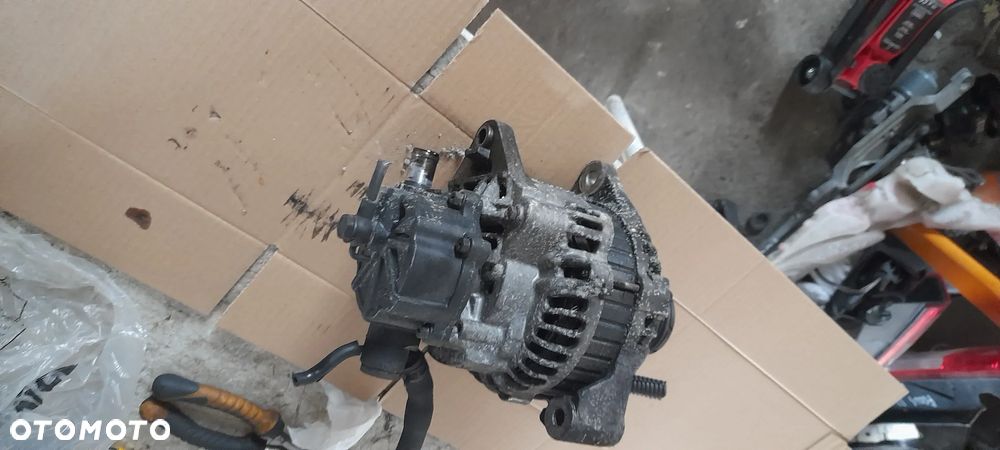 Kia Carnival alternator 2,9 - 4