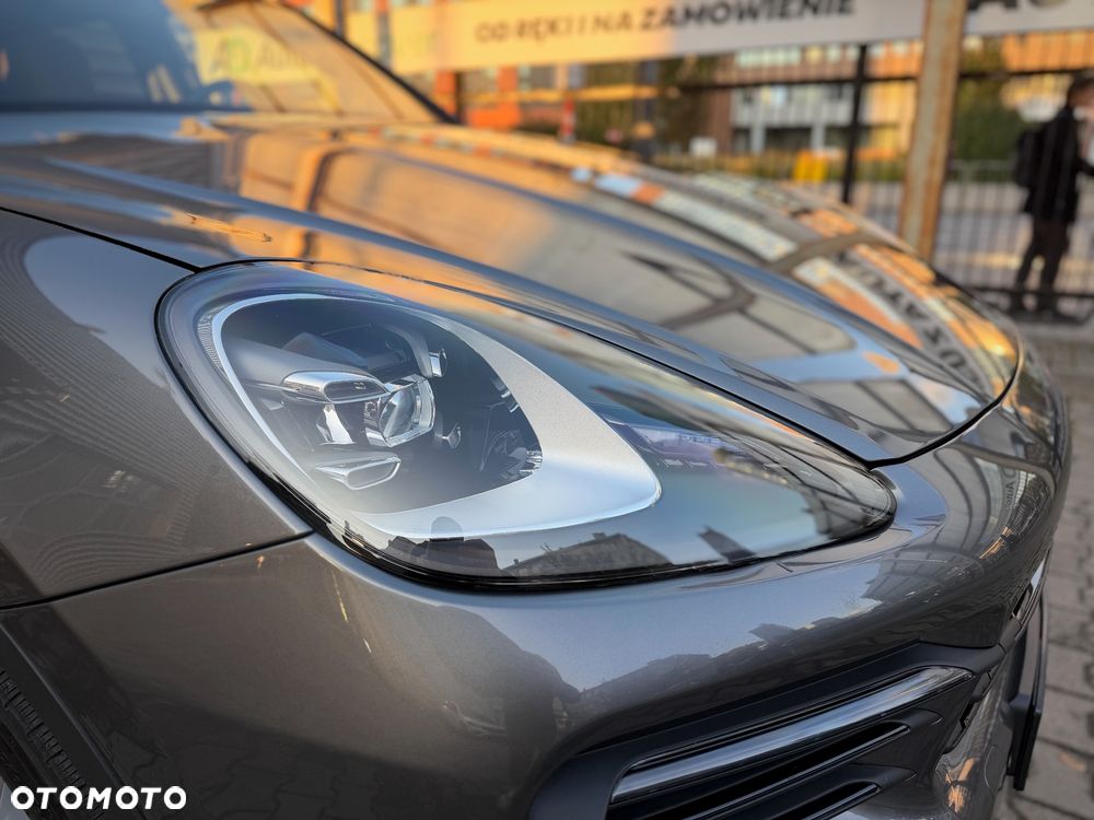 Porsche Cayenne Platinum Edition - 12