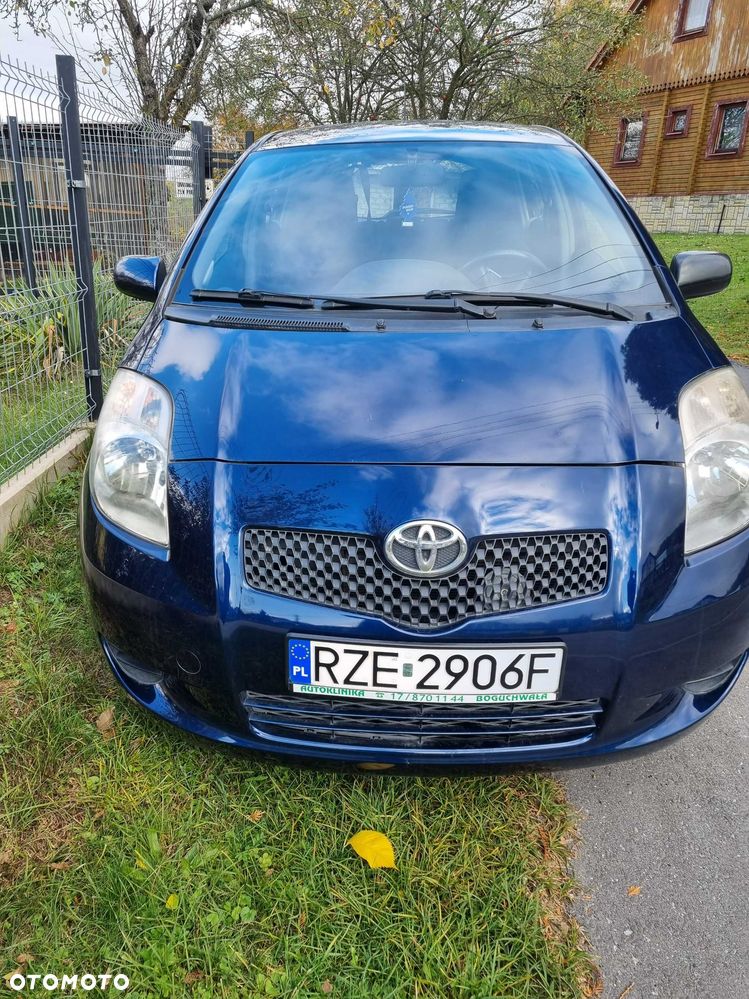 Toyota Yaris - 1