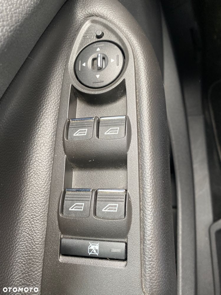 Ford Kuga 2.0 TDCi FWD Titanium - 12