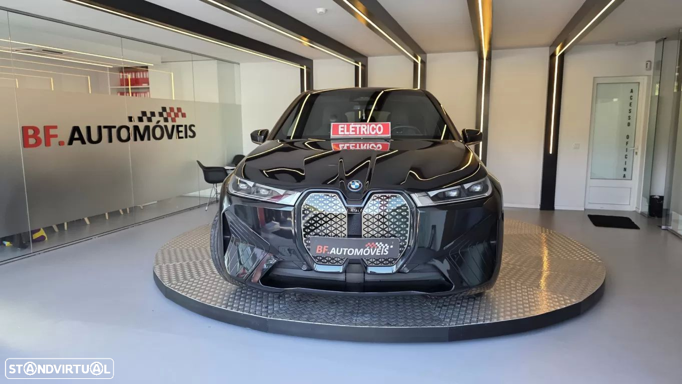 BMW iX xDrive 40 Pack Desportivo - 10