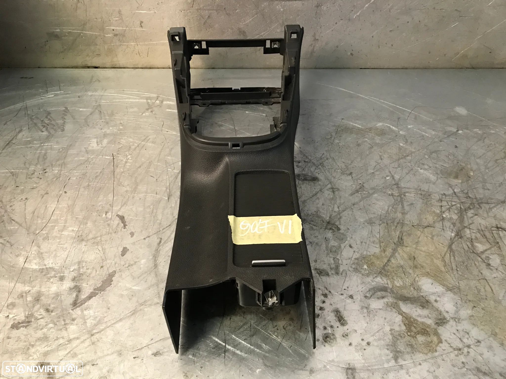 CONSOLA CENTRAL COM COMPARTIMENTO VOLKSWAGEN GOLF VI 1K0862531A - 1
