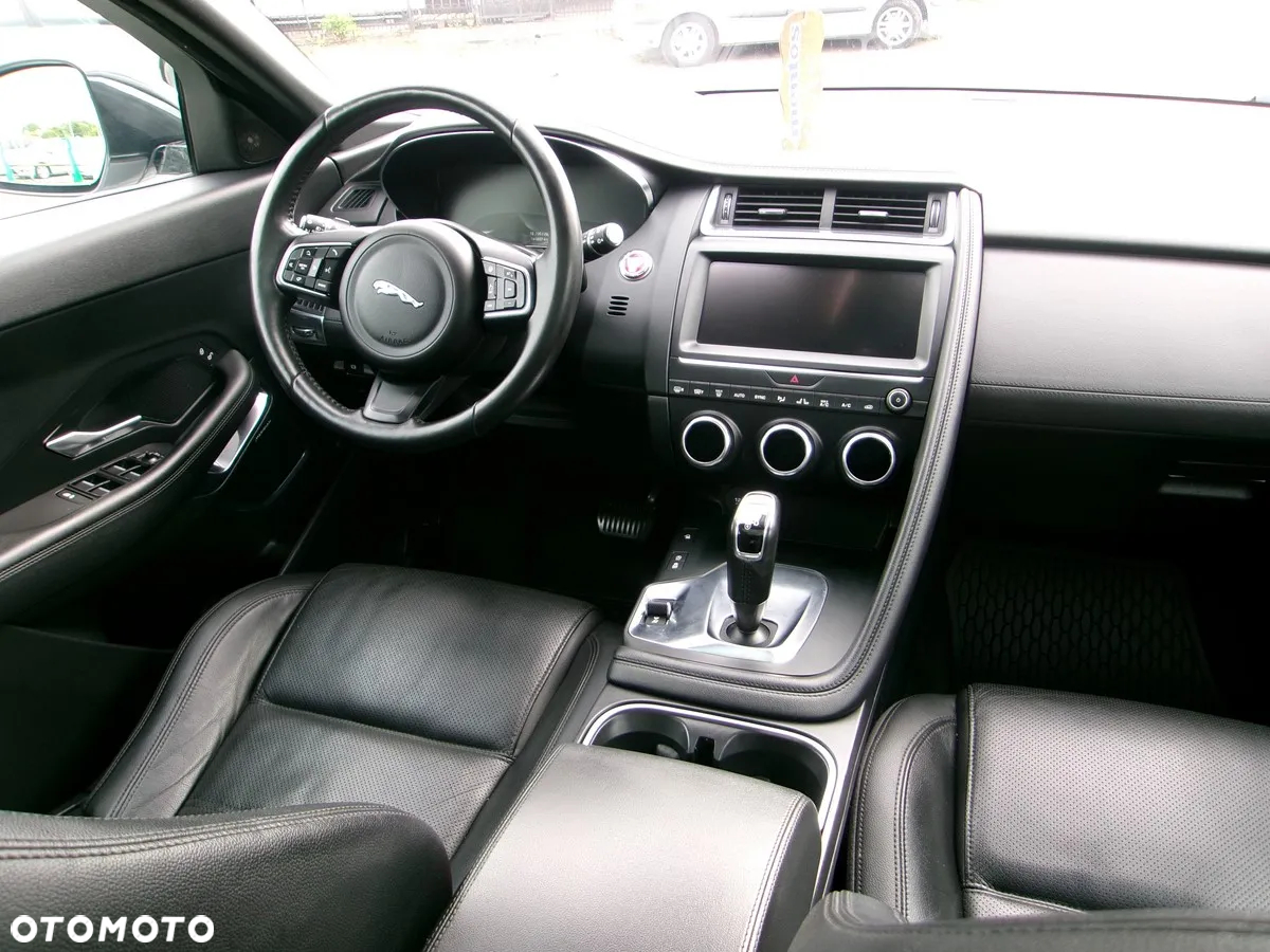 Jaguar E-Pace - 9