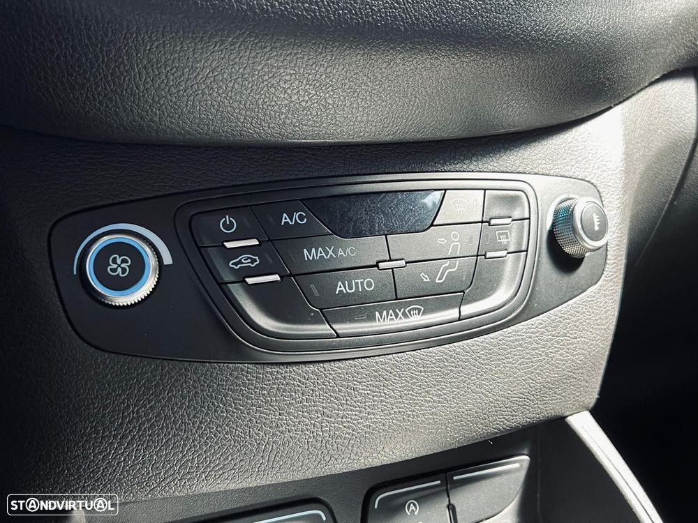 Ford Tourneo Courier 1.0 EcoBoost Titanium - 28