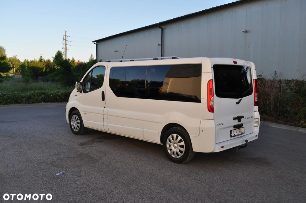 Opel Vivaro - 8