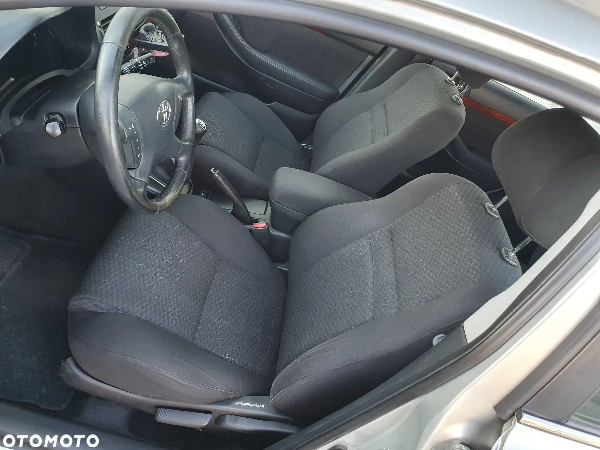 Toyota Avensis 1.8 VVT-i Sol Premium - 10
