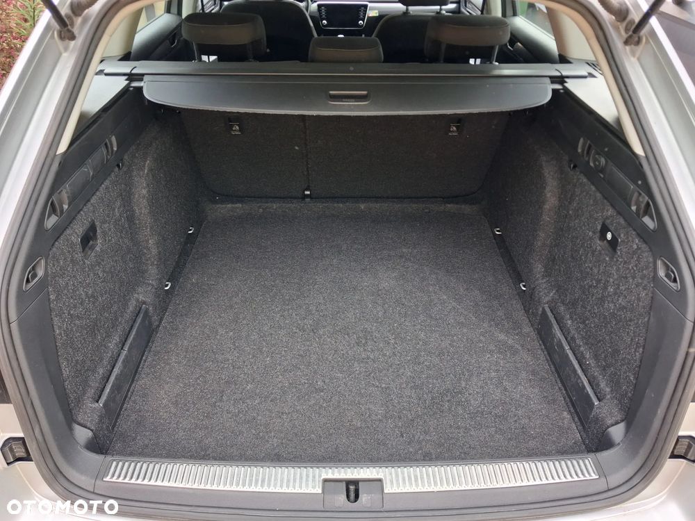 Skoda Superb 2.0 TDI SCR Active - 9