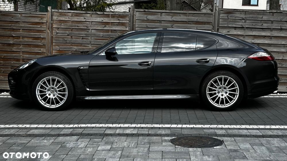 Porsche Panamera 4 - 2