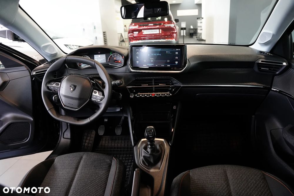 Peugeot 208 - 13