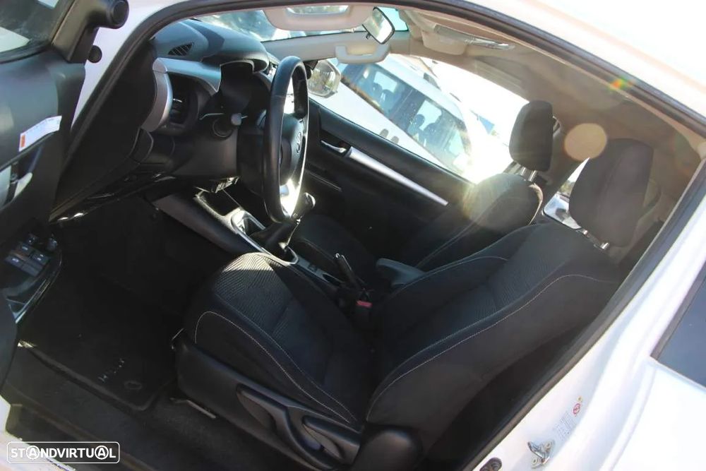 Toyota Hilux 2.4 D-4D 4WD CE Trial - 21