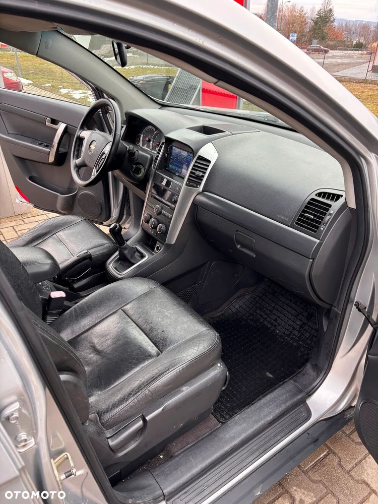 Chevrolet Captiva 2.4 LS 5os - 8