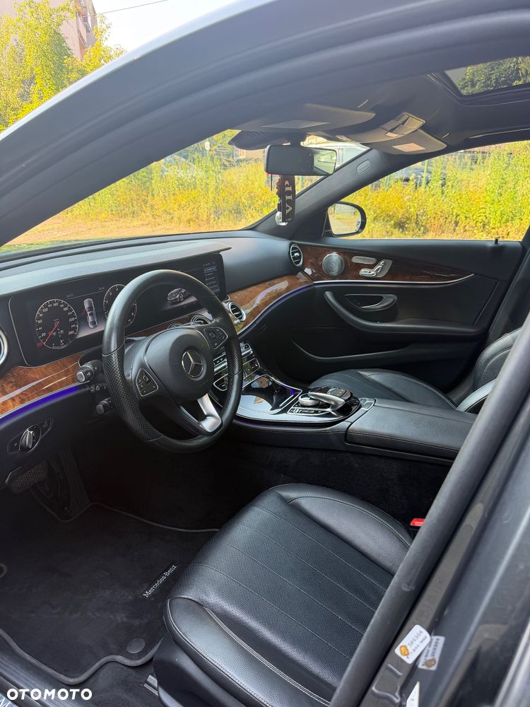 Mercedes-Benz Klasa E 300 9G-TRONIC AMG Line - 8