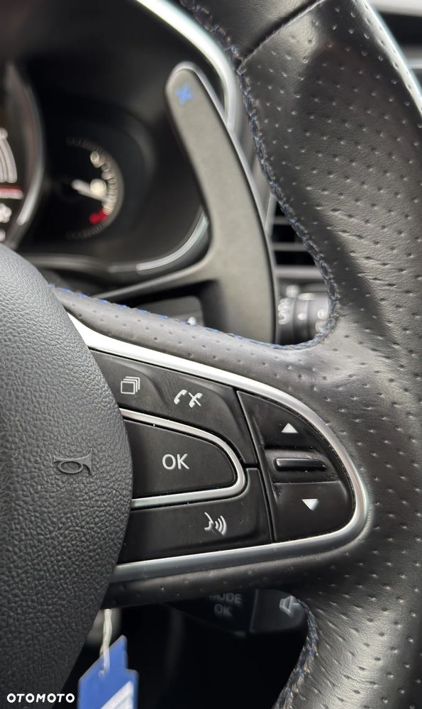 Renault Megane ENERGY TCe 205 EDC GT - 21