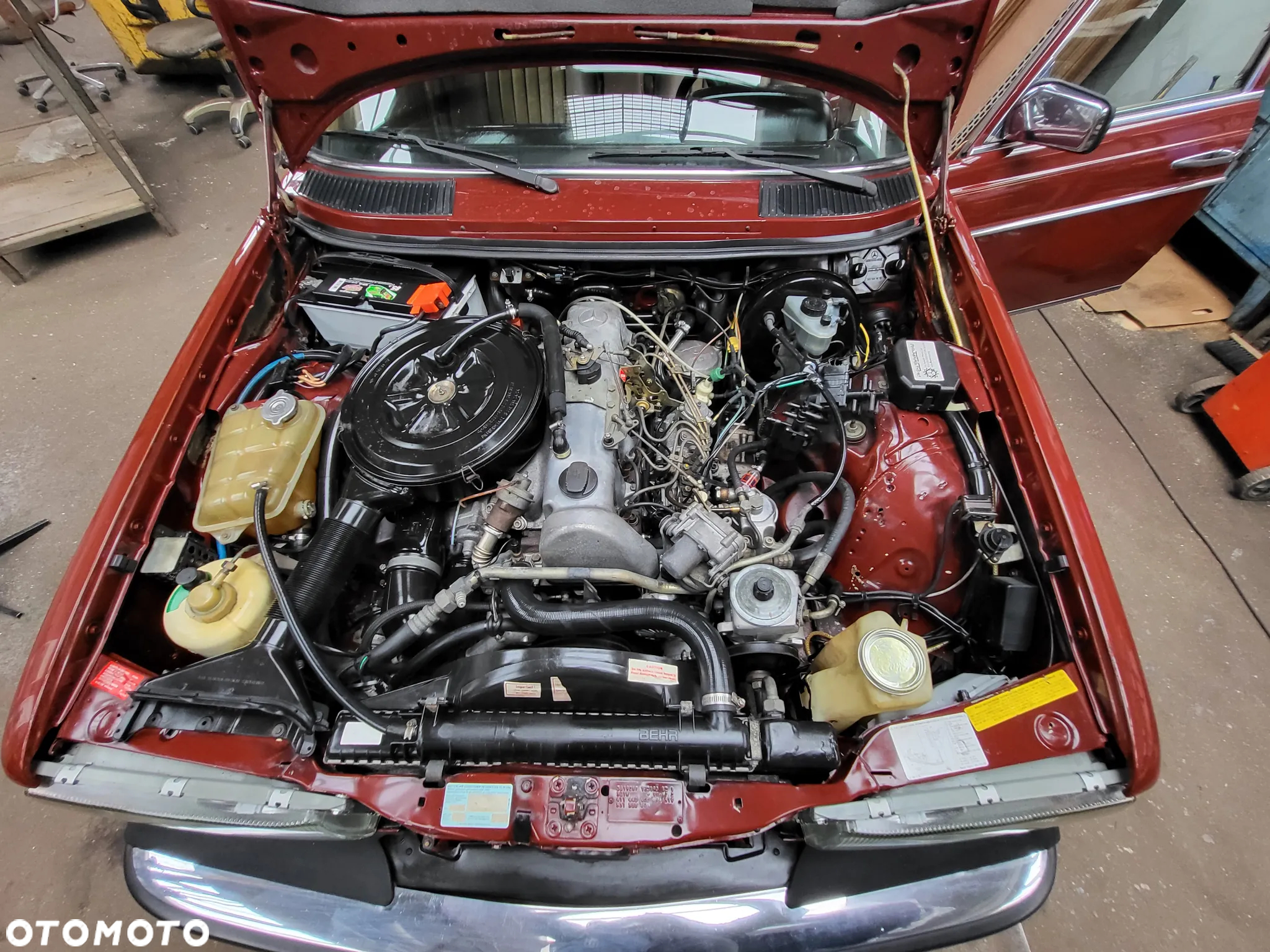 Mercedes-Benz W123 - 12